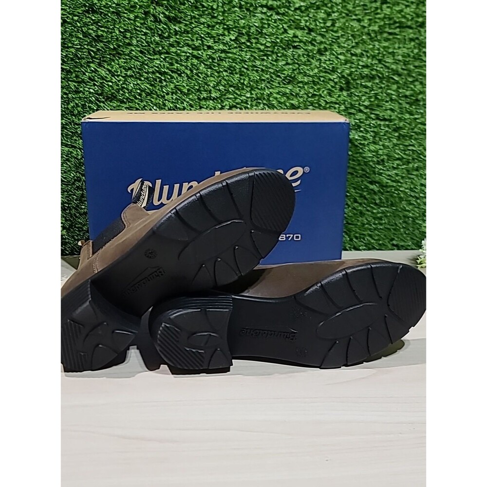 Blundstone Women's Brown Leather Chelsea Booties - Picture 7 of 9